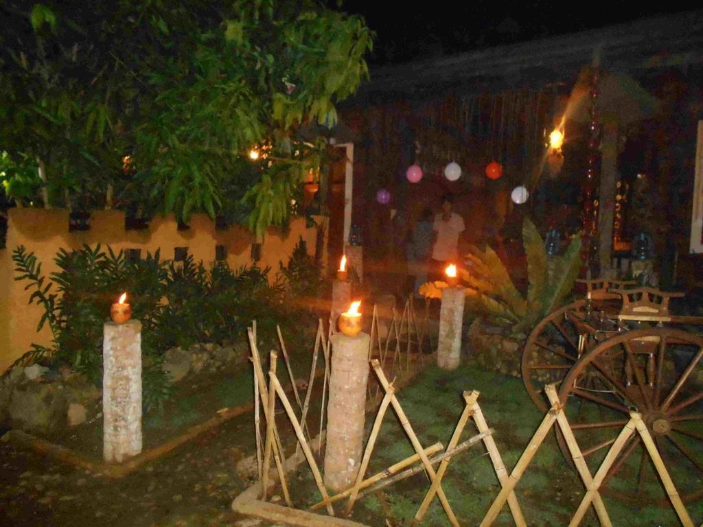 Sapphire Holiday Resort Ratnapura Exteriör bild