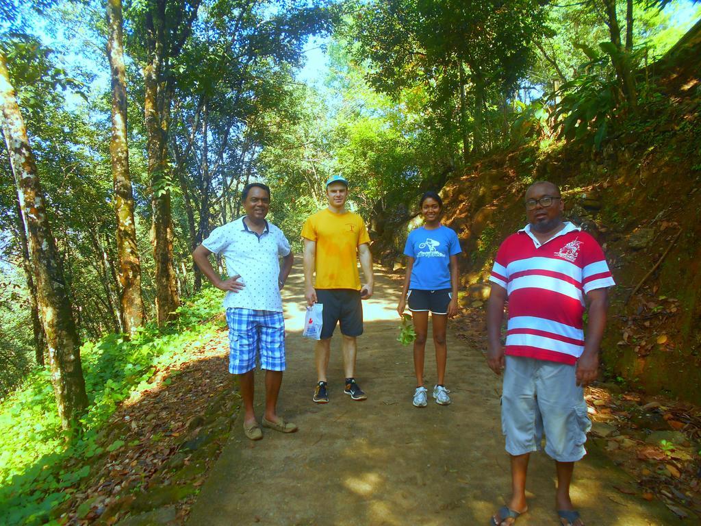 Sapphire Holiday Resort Ratnapura Exteriör bild