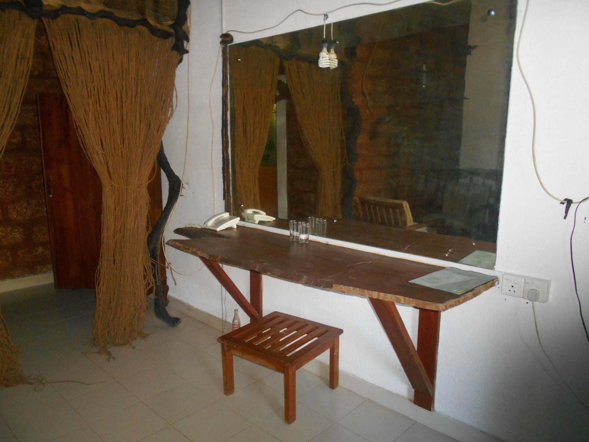 Sapphire Holiday Resort Ratnapura Exteriör bild