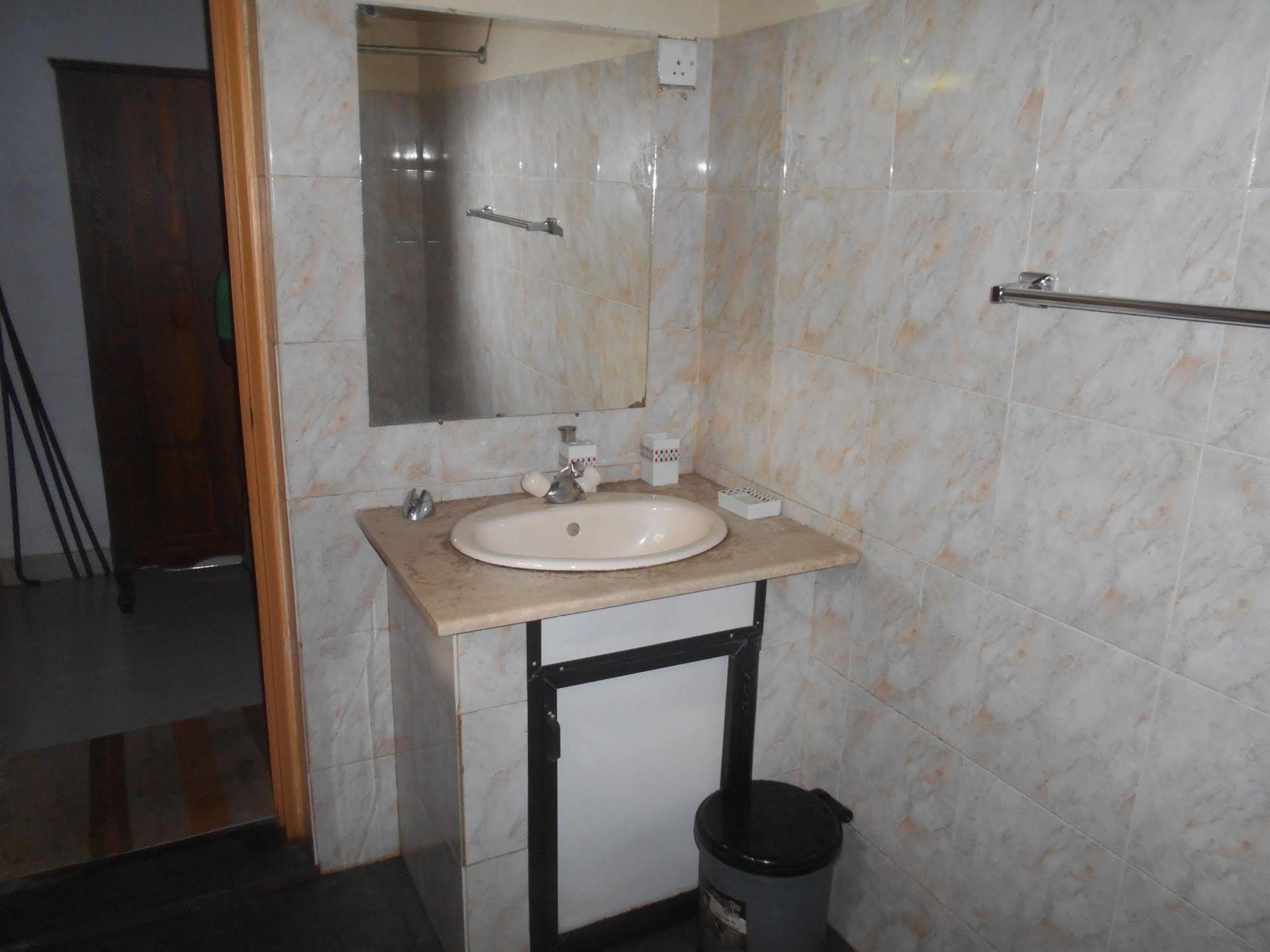 Sapphire Holiday Resort Ratnapura Exteriör bild